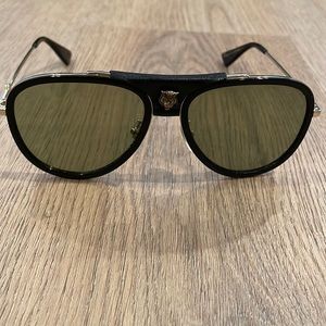 Men’s Gucci sunglasses